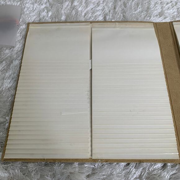 Vintage 90s Photo Album Tan Gold Details 5.25 x 3.5" photo sleeves - Picture 3 of 4